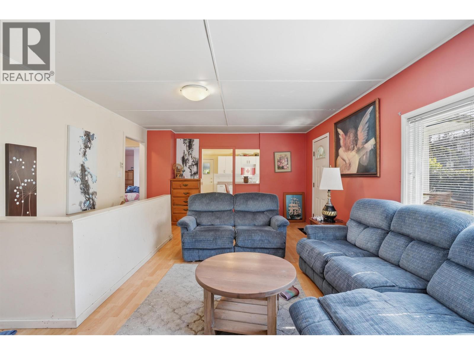 5689 PORPOISE BAY ROAD, Sechelt - Image 1