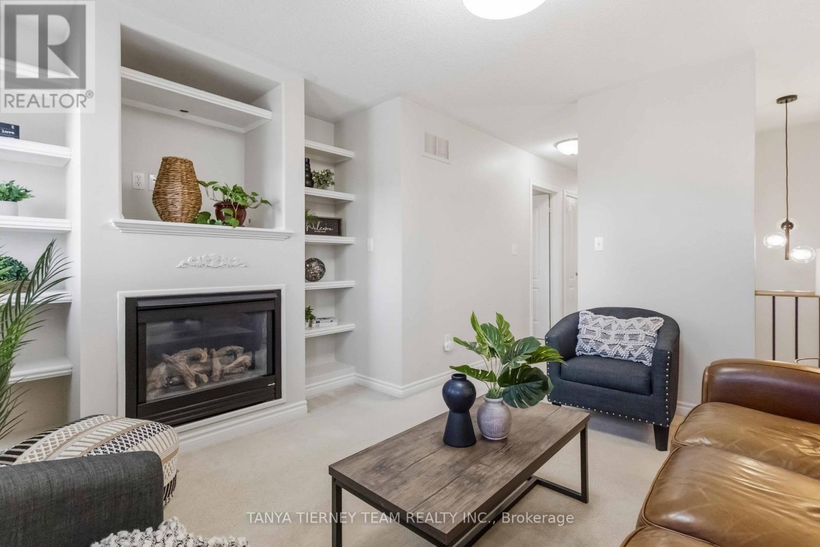 28 CASTLE GREEN DRIVE - 27