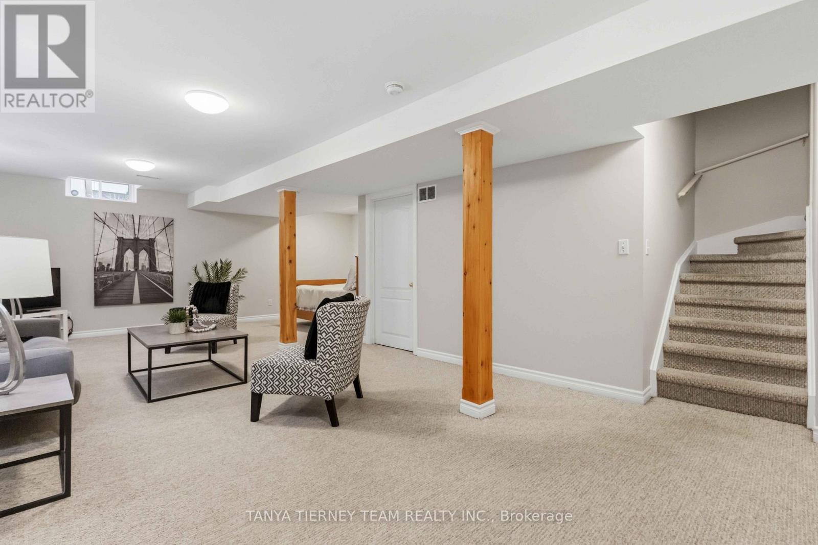 28 Castle Green Drive, Whitby, ON photo 36