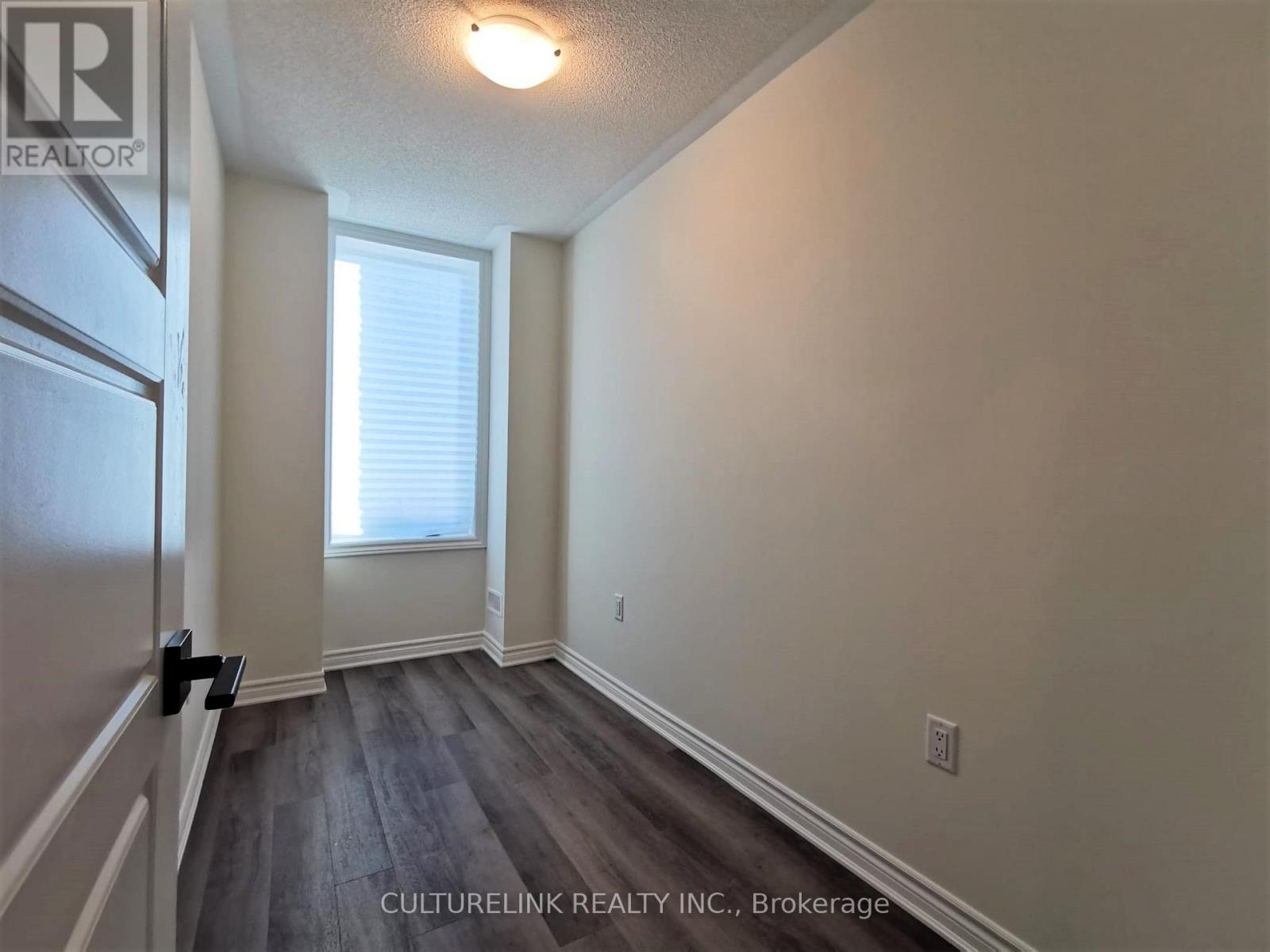 302- 1034 Reflection Place, Pickering, ON photo 5