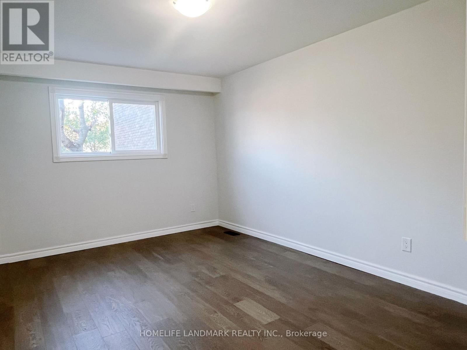 6 Snowhill Crescent, Toronto, ON photo 10