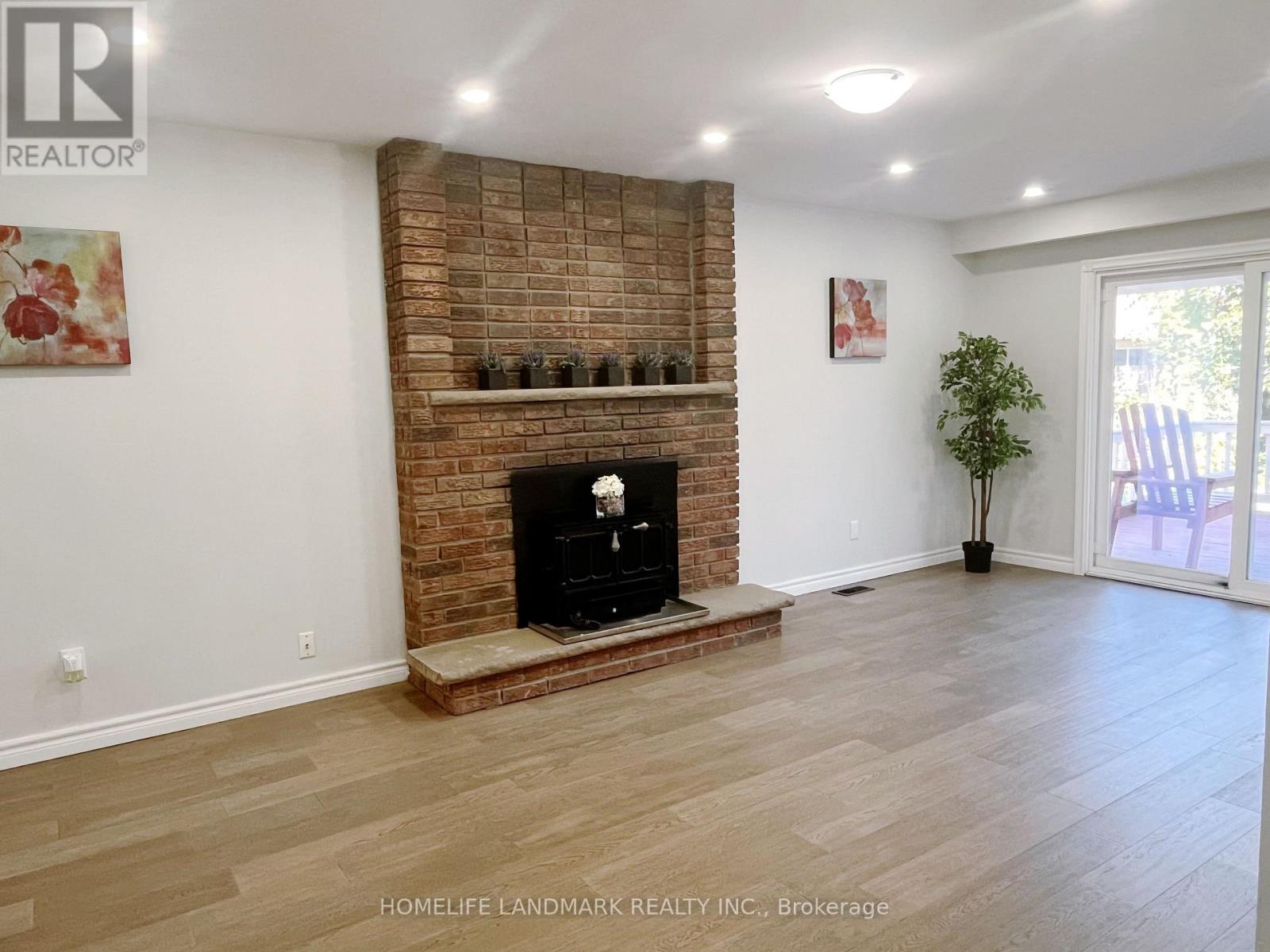 6 Snowhill Crescent, Toronto, ON photo 8