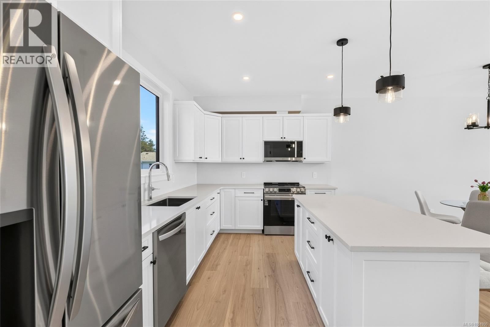 2022A Galerno Rd, Campbell River