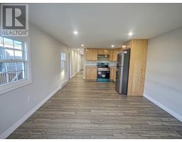 9 Carolyn Drive thumbnail 4