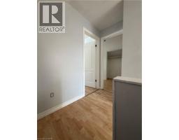 Living room - 1087 Cannon Street E, Hamilton, ON L8L2J3 Photo 6