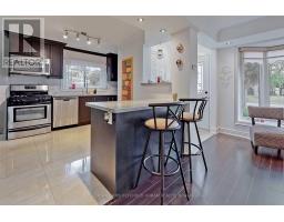 Kitchen - 64 Lindsay Avenue, Newmarket, ON L3Y4N6 Photo 7