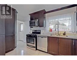 64 Lindsay Avenue, Newmarket, ON L3Y4N6 Photo 9