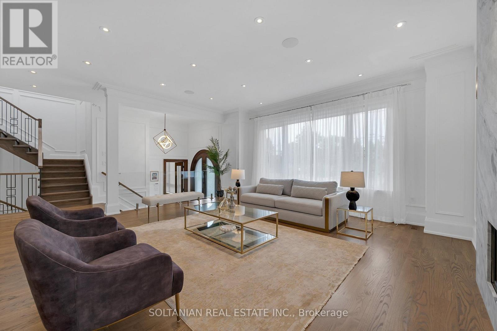 15 Calvin Avenue, Toronto, ON photo 11