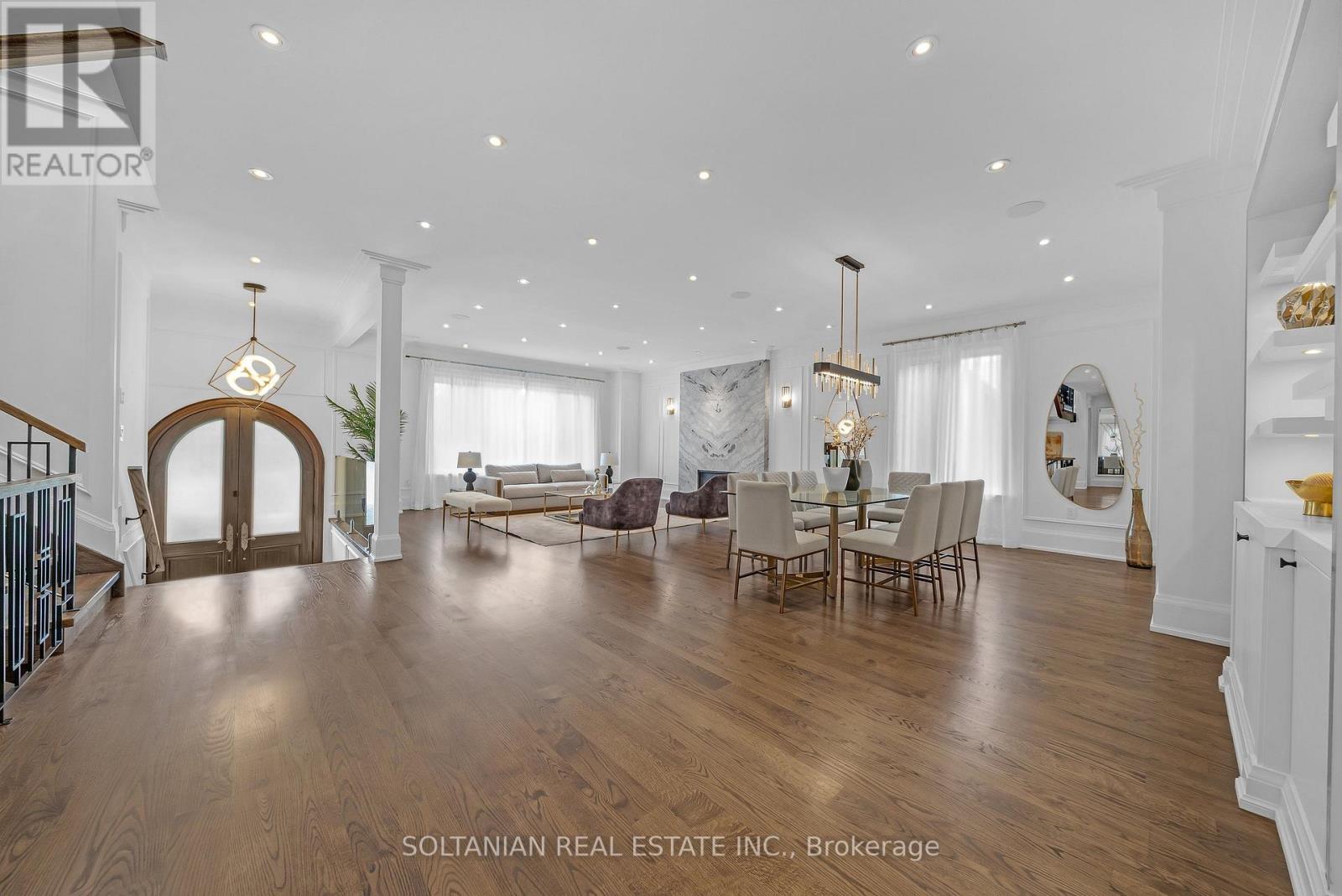 15 Calvin Avenue, Toronto, ON photo 4