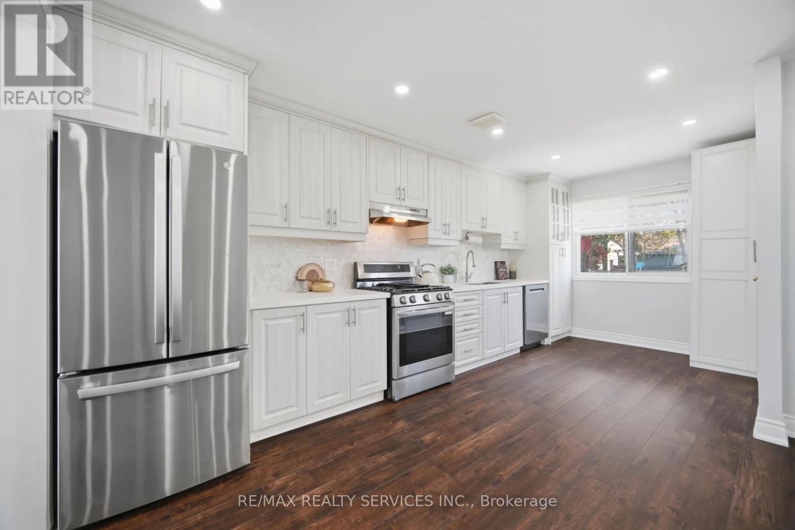 607 Woodward Avenue, Milton, ON photo 14