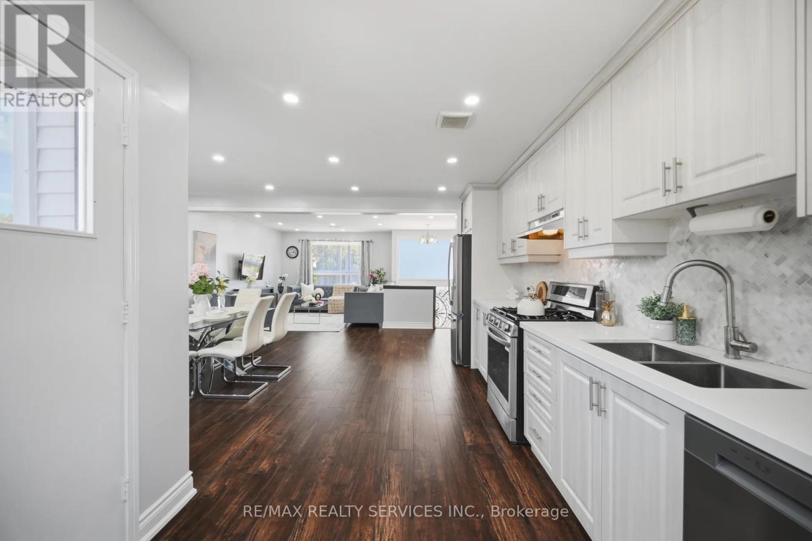 607 WOODWARD AVENUE - 18