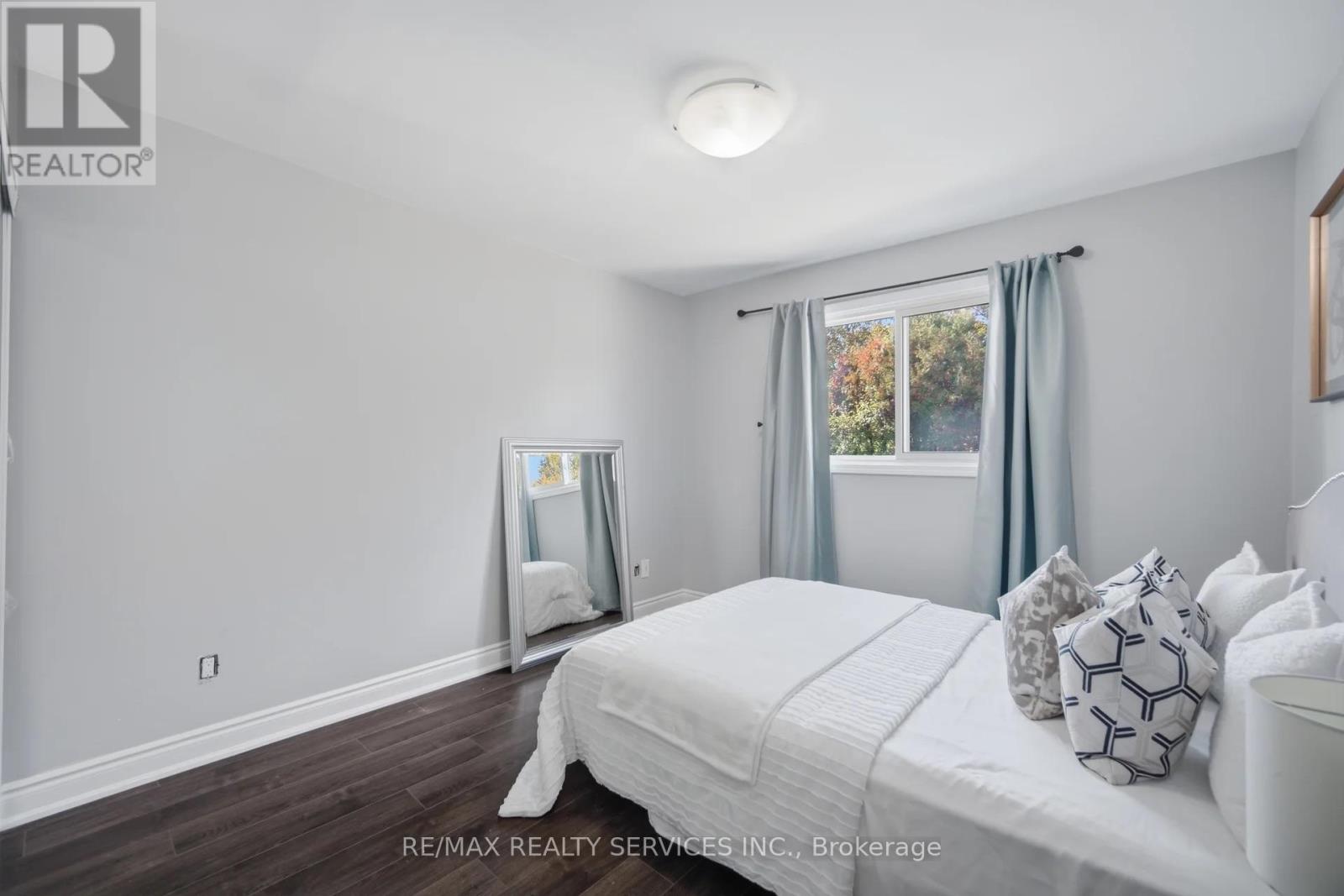 607 Woodward Avenue, Milton, ON photo 25
