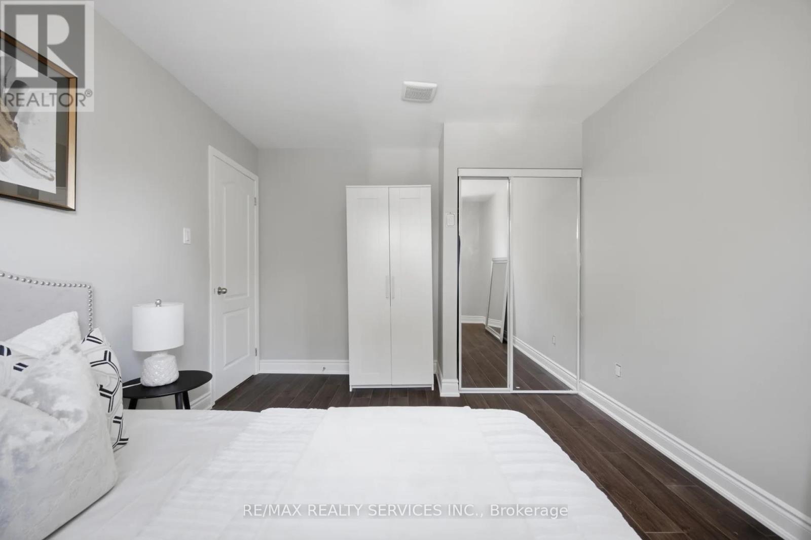 607 WOODWARD AVENUE - 27