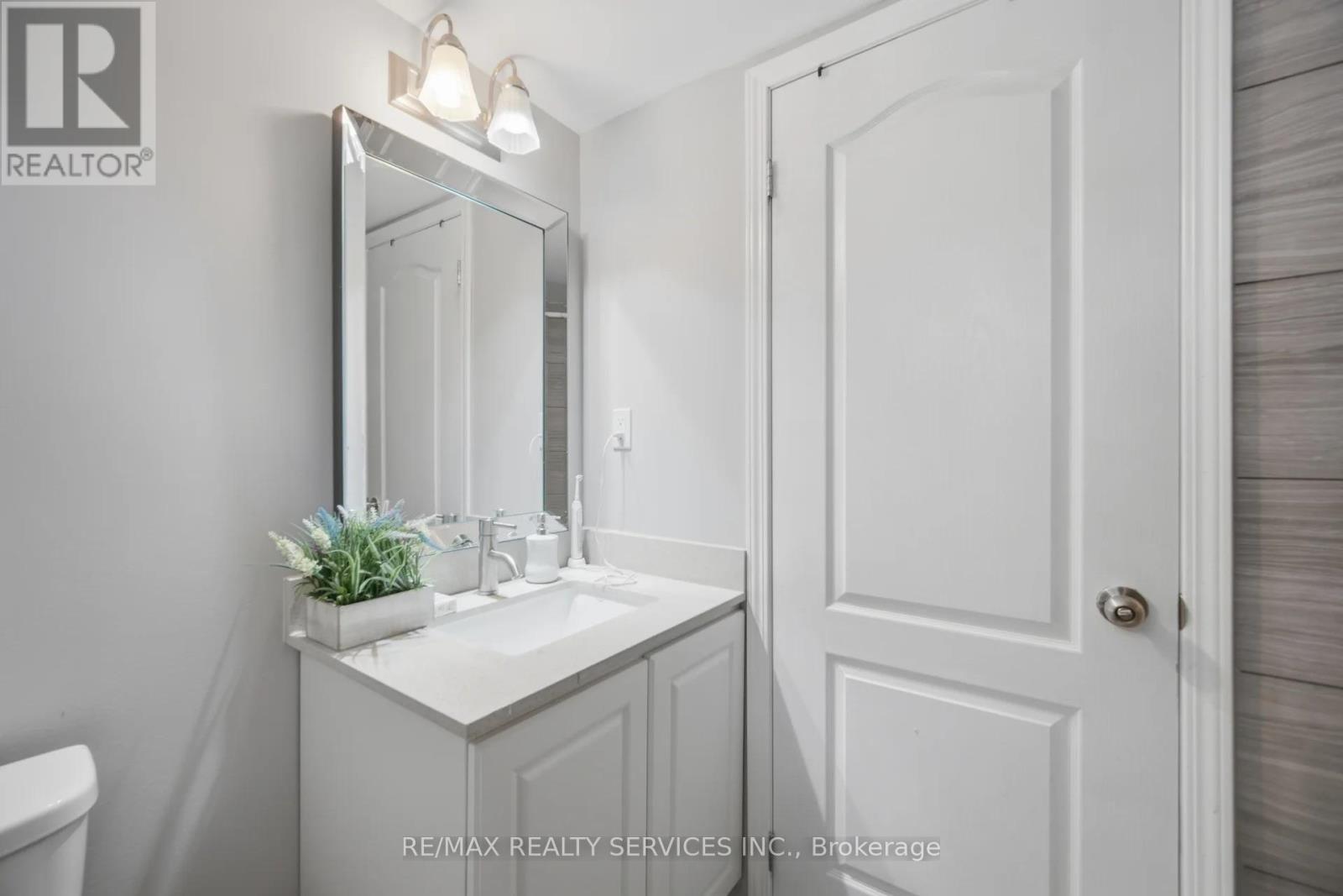 607 Woodward Avenue, Milton, ON photo 43