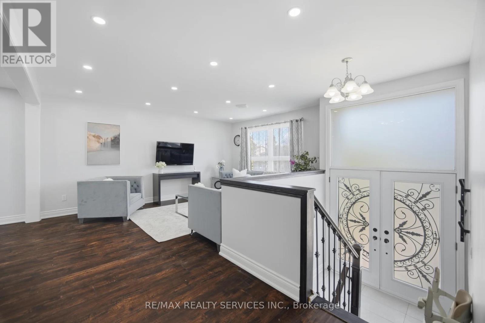 607 WOODWARD AVENUE - 7