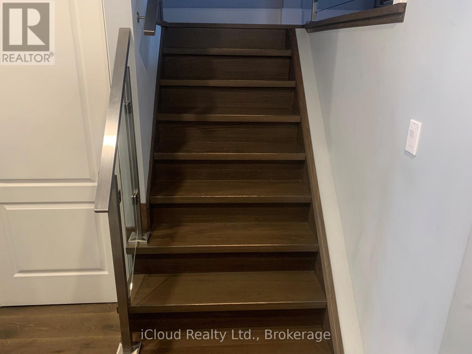 878 BLYLEVEN BOULEVARD - 11