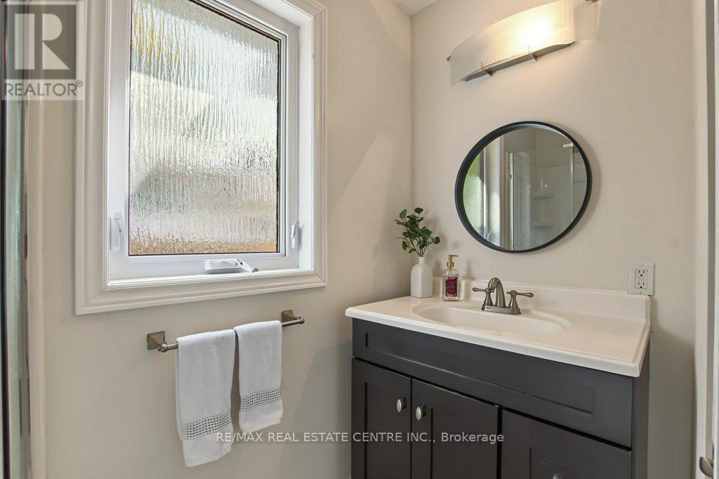 806 Hudson Court, Milton, ON photo 19