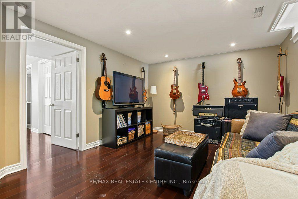 806 Hudson Court, Milton, ON photo 29