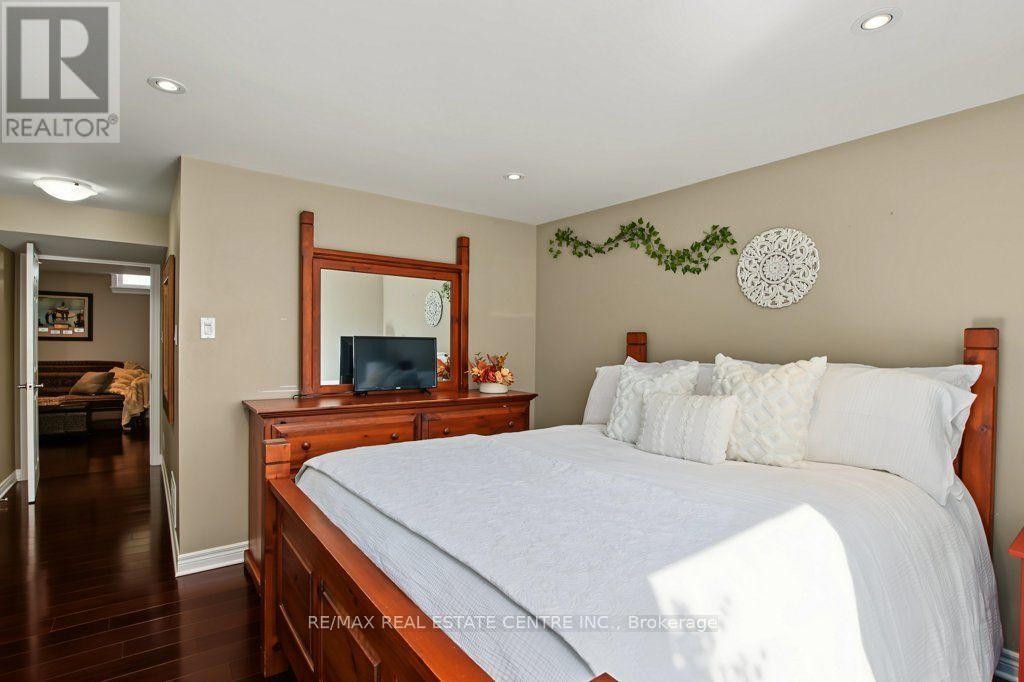 806 Hudson Court, Milton, ON photo 32