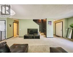 225 Elgin Gardens Se, Calgary, AB T2Z4T6 Photo 18