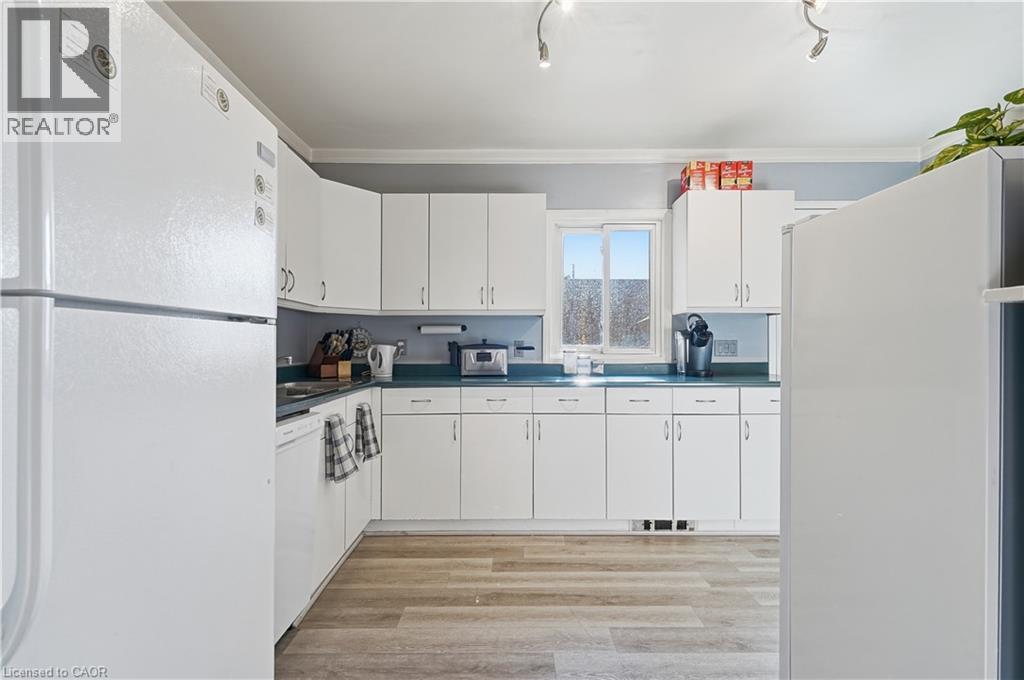 16 Albemarle Street — photo 17