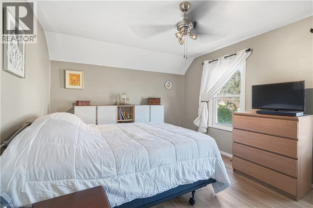 16 Albemarle Street — photo 26