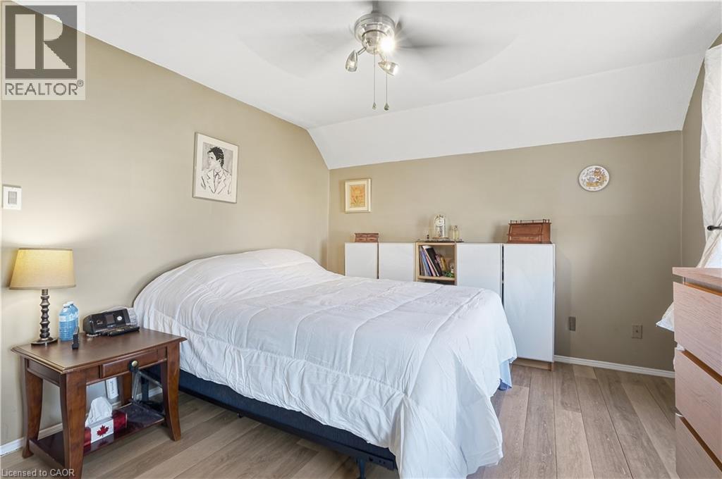 16 Albemarle Street — photo 24