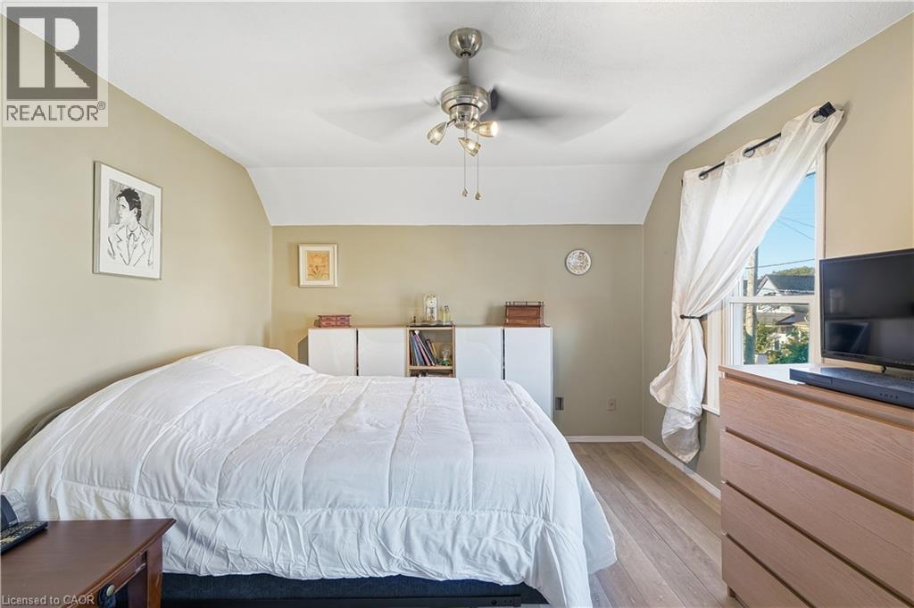 16 Albemarle Street — photo 25