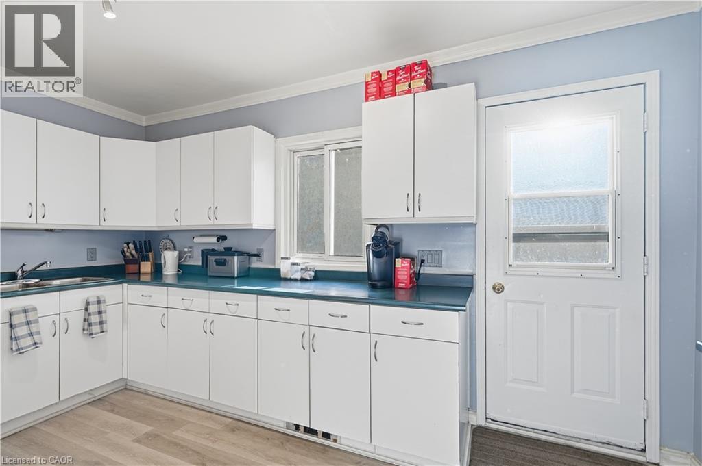 16 Albemarle Street — photo 20