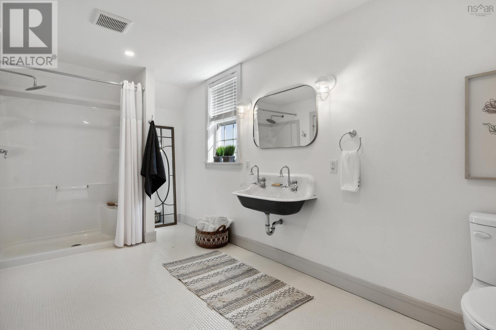 Property 31 of 49 of 61 Brans Way