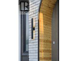 3, 521 15 Avenue NE - photo 2