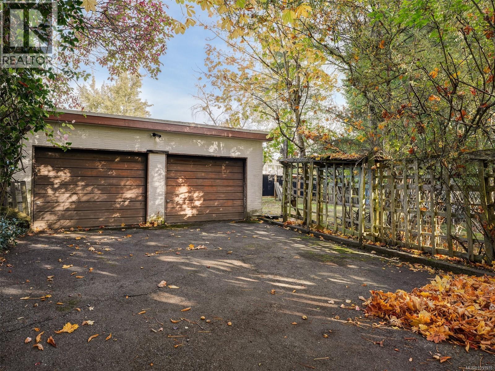  1614 Richardson Street, Victoria