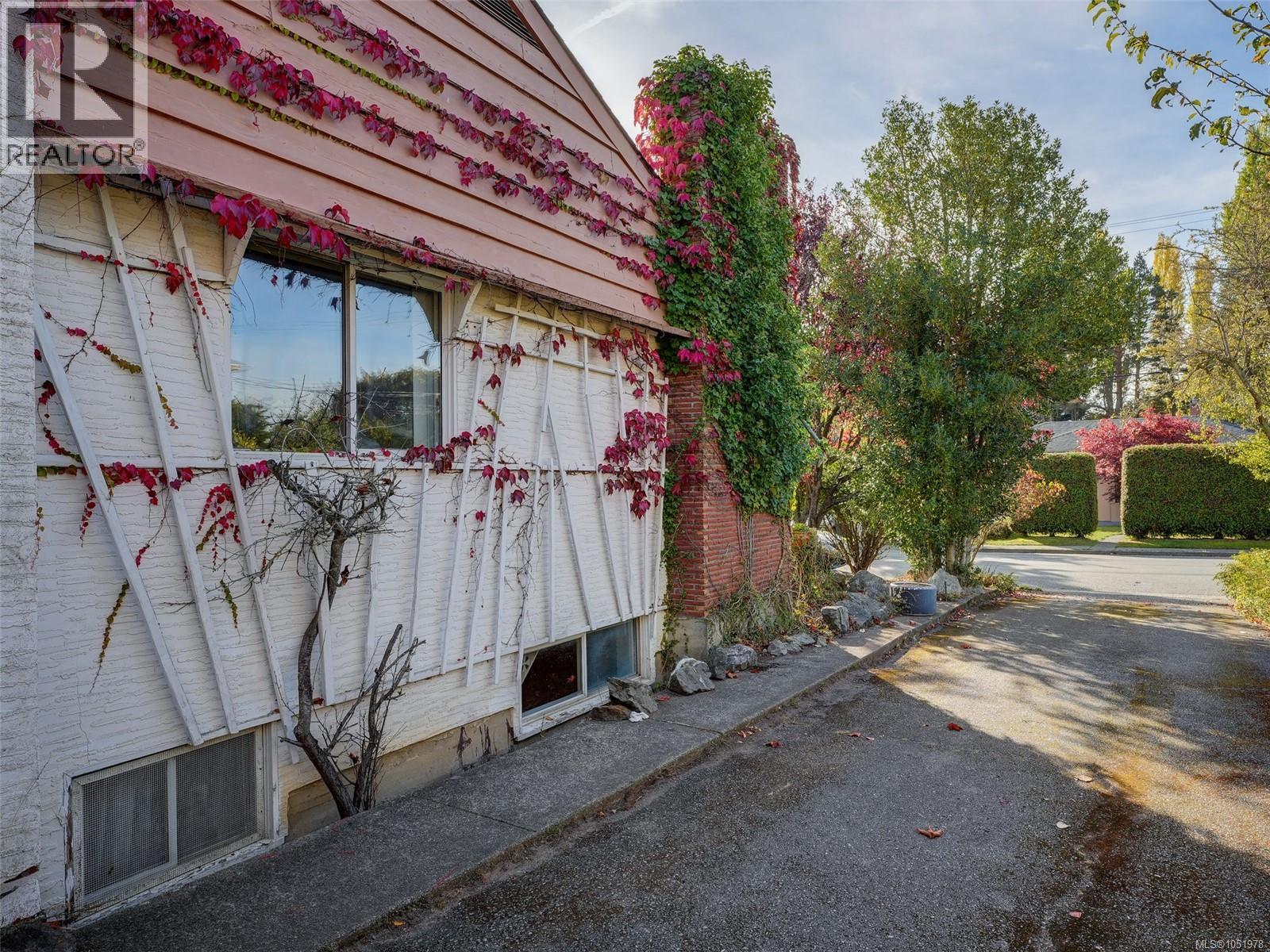 1614 Richardson St - 49