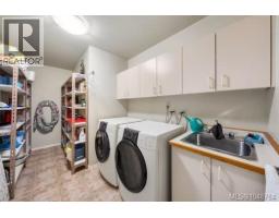 108 6880 Wallace Dr, Central Saanich, BC V8M1N8 Photo 28