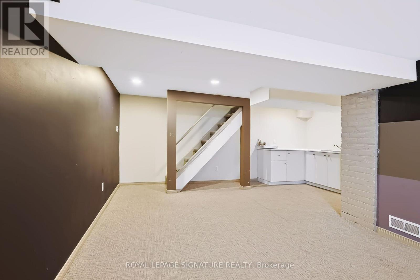 395 Glenholme Avenue — photo 18