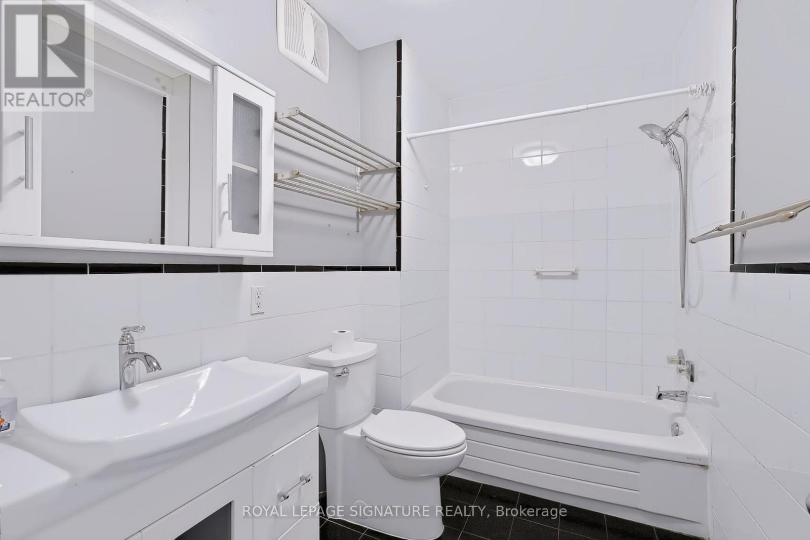 395 Glenholme Avenue — photo 11