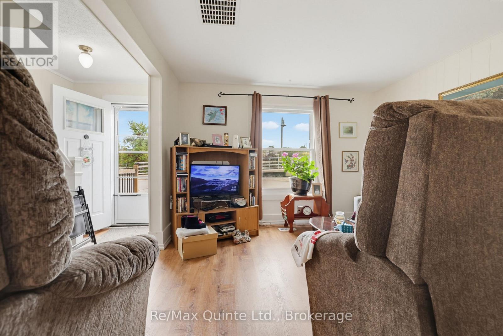 84 Moira Street East, Belleville, ON photo 22