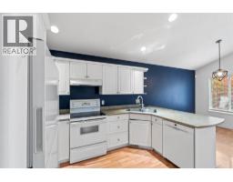 Primary Bedroom - 1198 Raven Drive, Kamloops, BC V2B8P3 Photo 8