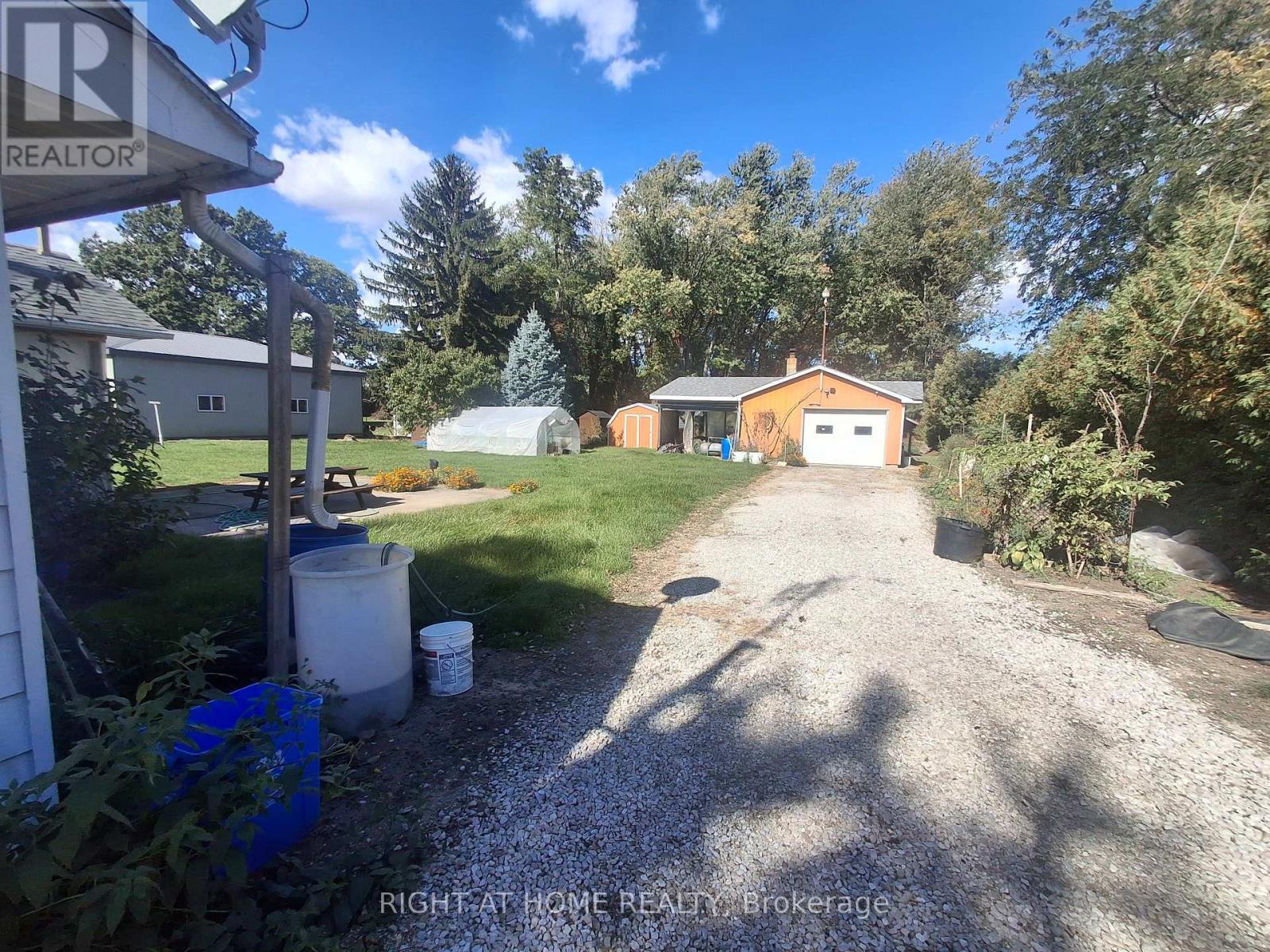 717 MERSEA RD 6 ROAD E - 15