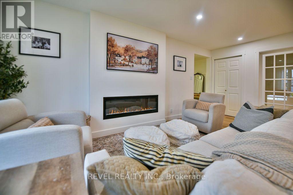 208 Ottolen Street — photo 16