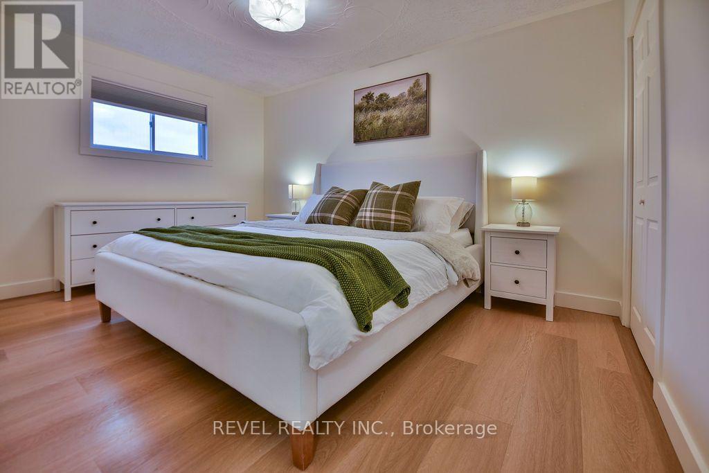 208 OTTOLEN STREET - 23