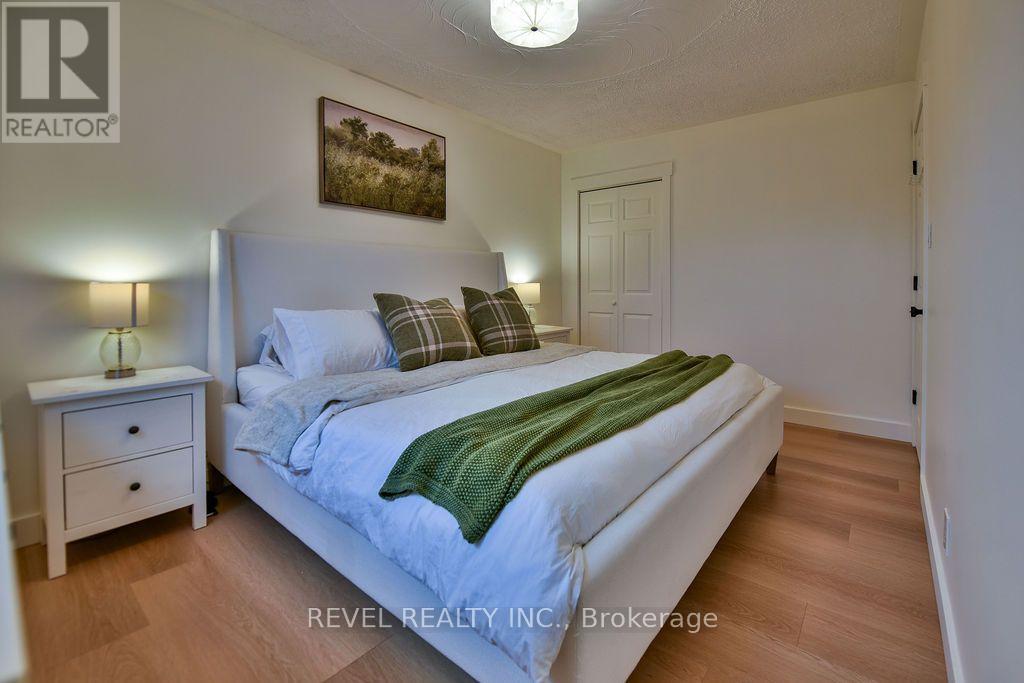 208 Ottolen Street — photo 24