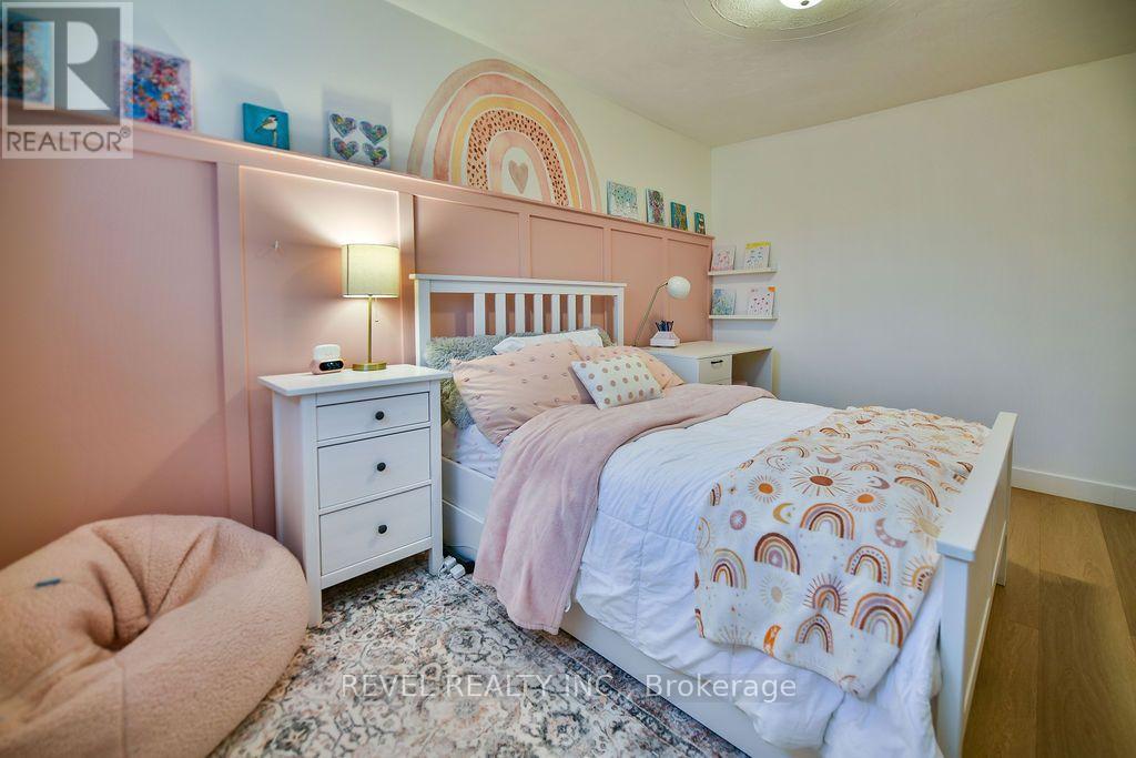 208 OTTOLEN STREET - 25