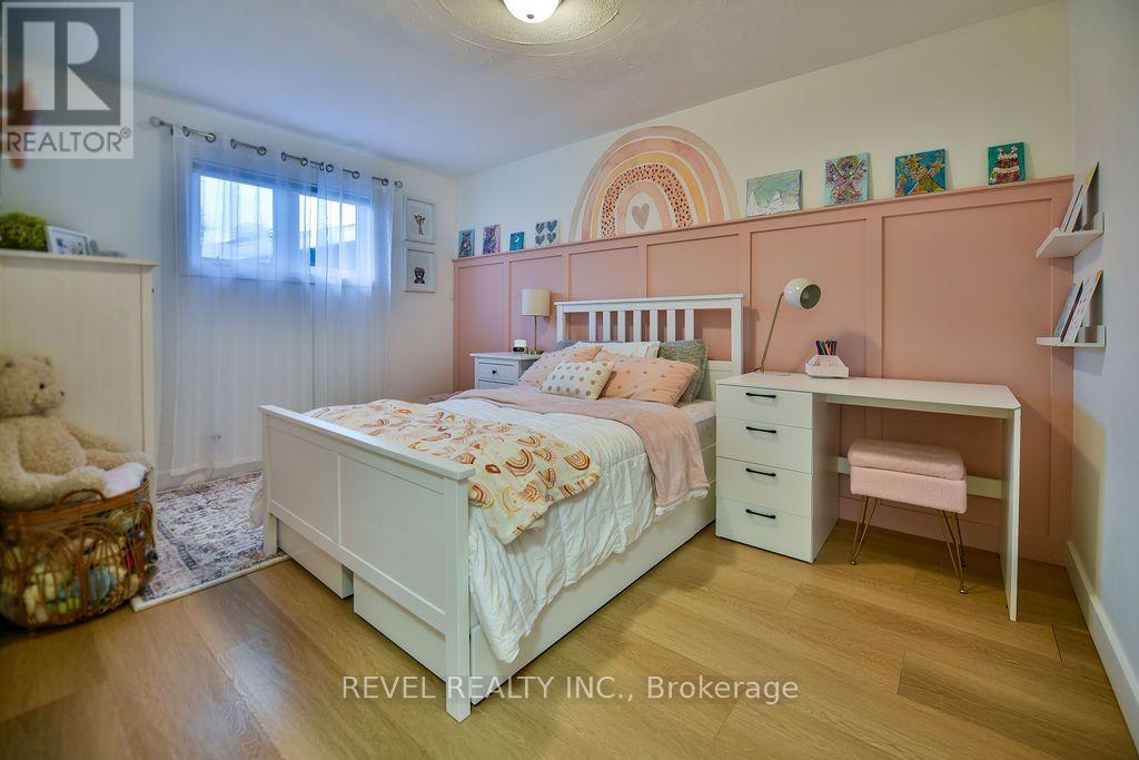 208 OTTOLEN STREET - 27