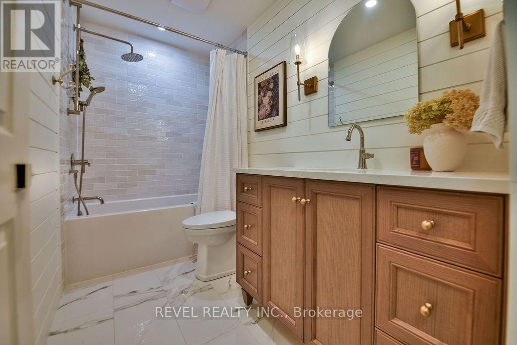 208 Ottolen Street — photo 32