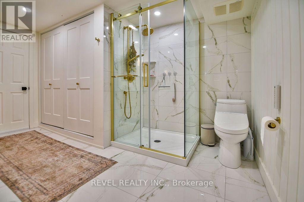 208 OTTOLEN STREET - 38