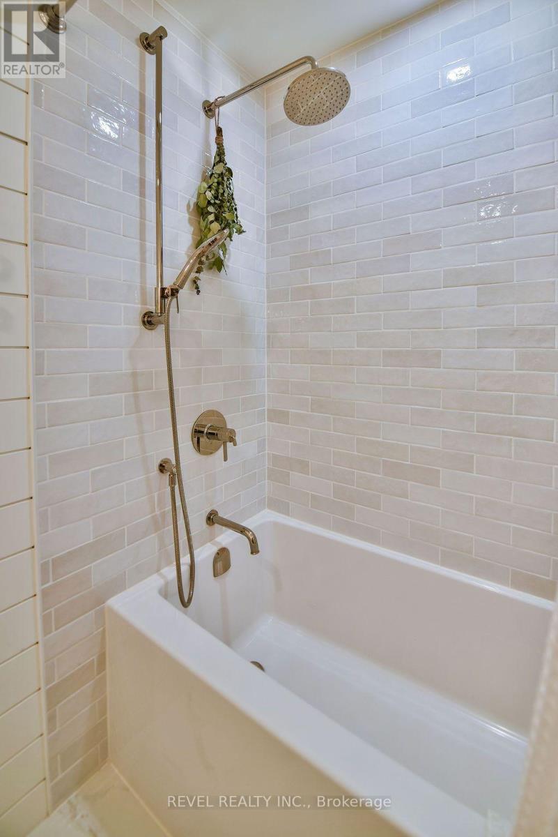 208 Ottolen Street — photo 40