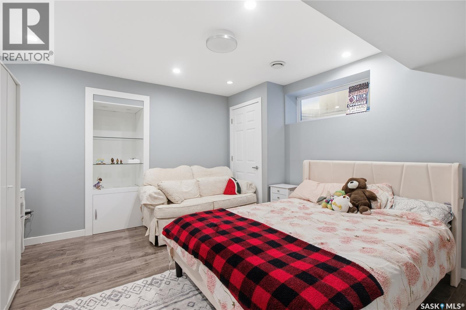 338 Pichler CRESCENT - 34