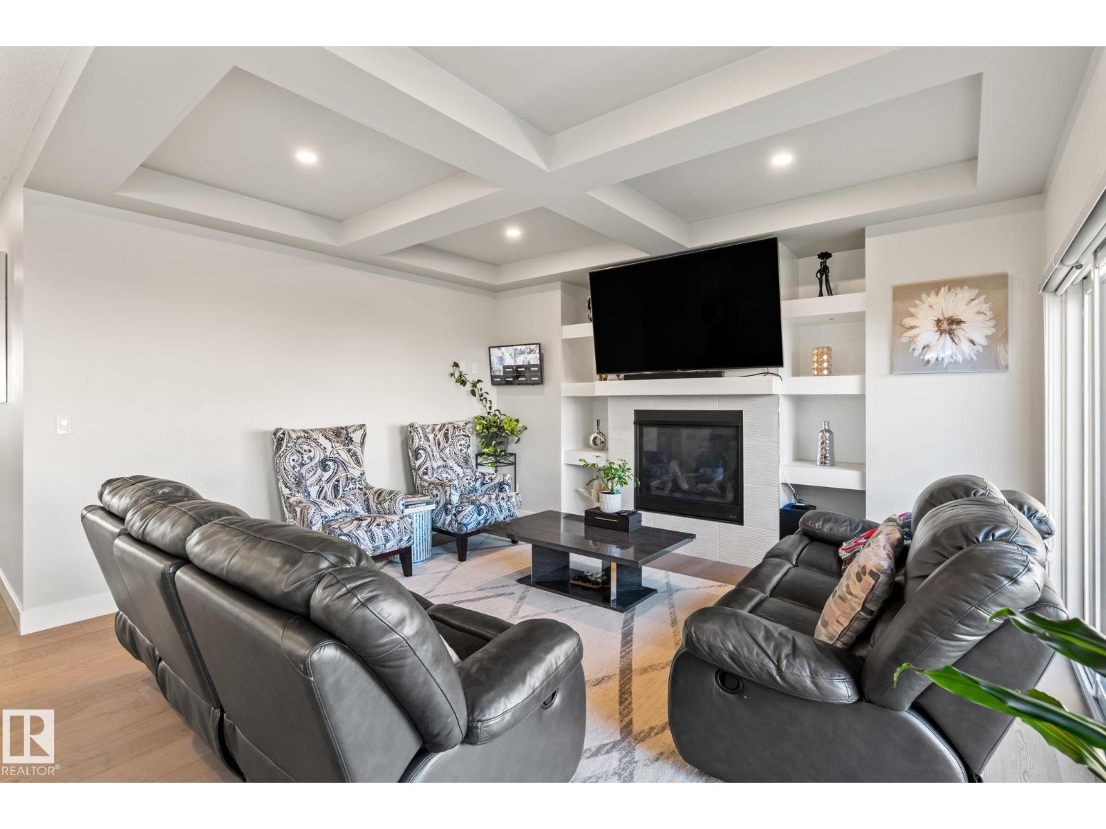 824 34 AVE NW - 17