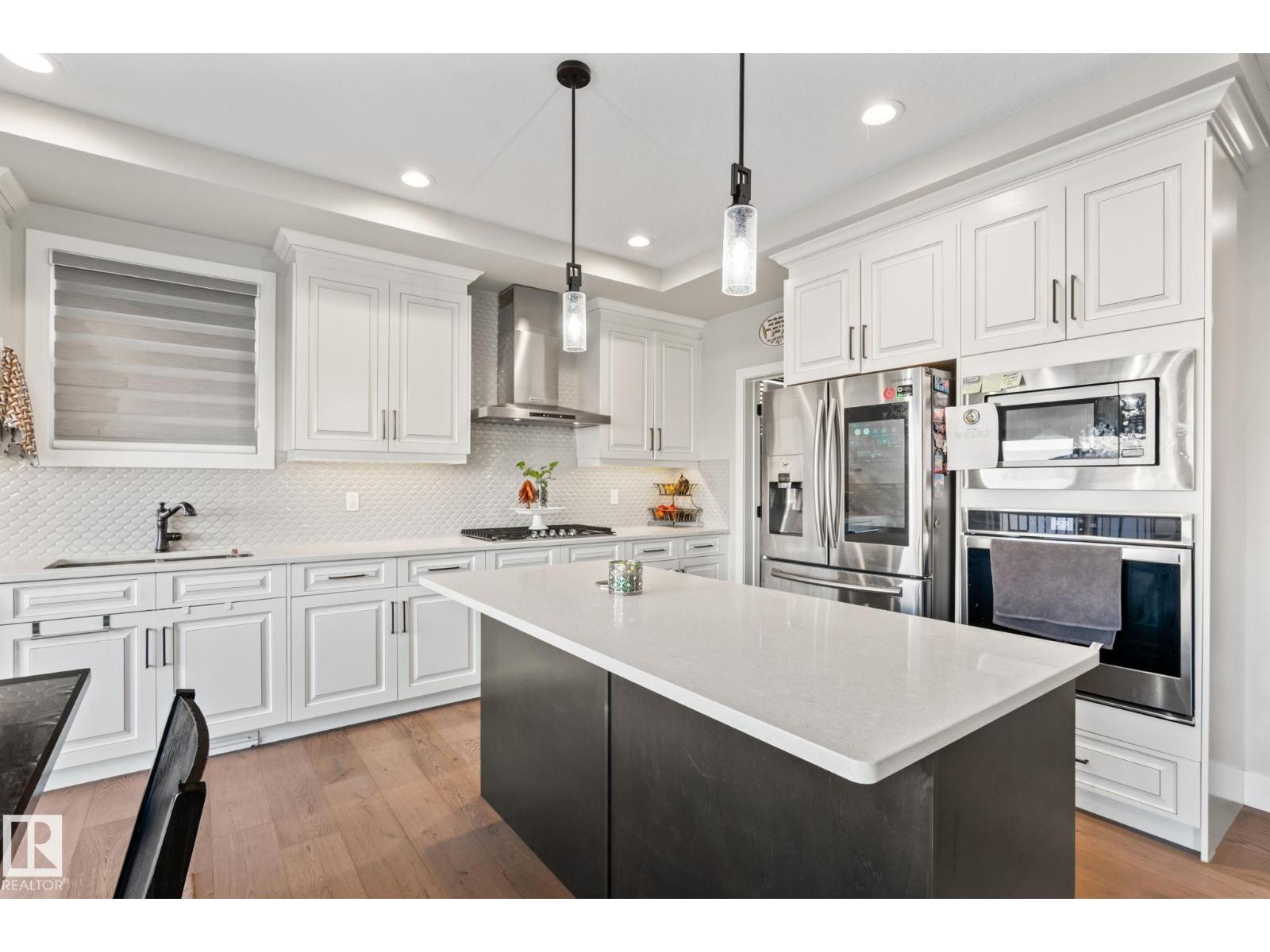 824 34 AVE NW - 18
